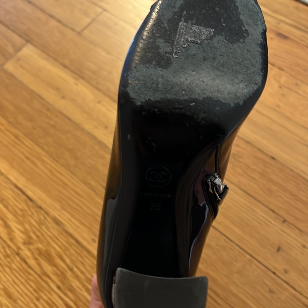 Chanel patent leather boot - Picture 2 of 5